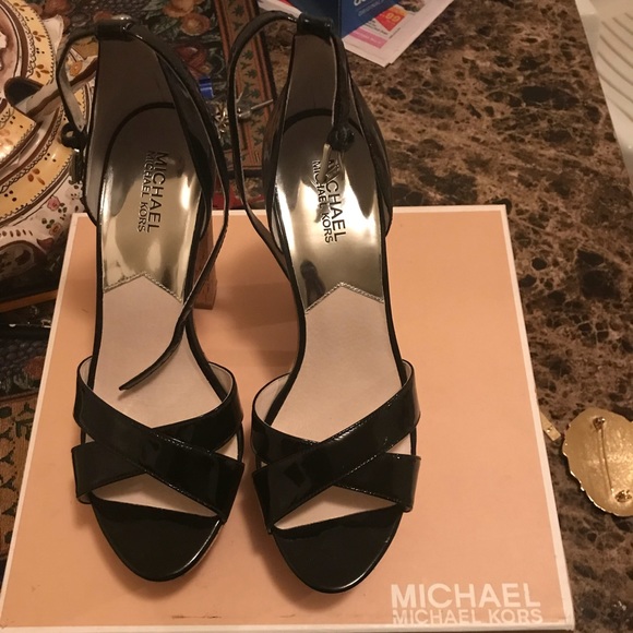 Michael Kors Other - Michael sandal size 9